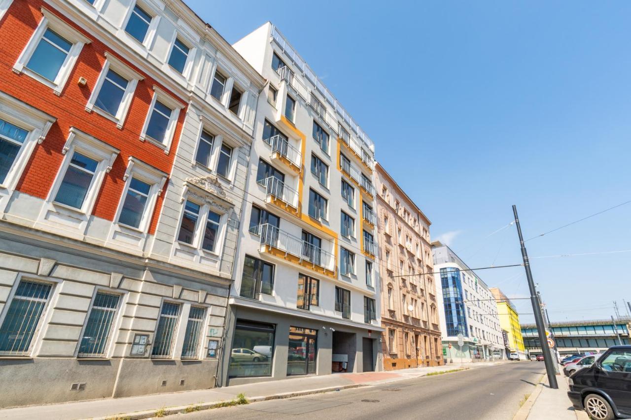 Brand New Two Room Apartment #26 With Free Secure Parking Close To Center Prague Exterior photo