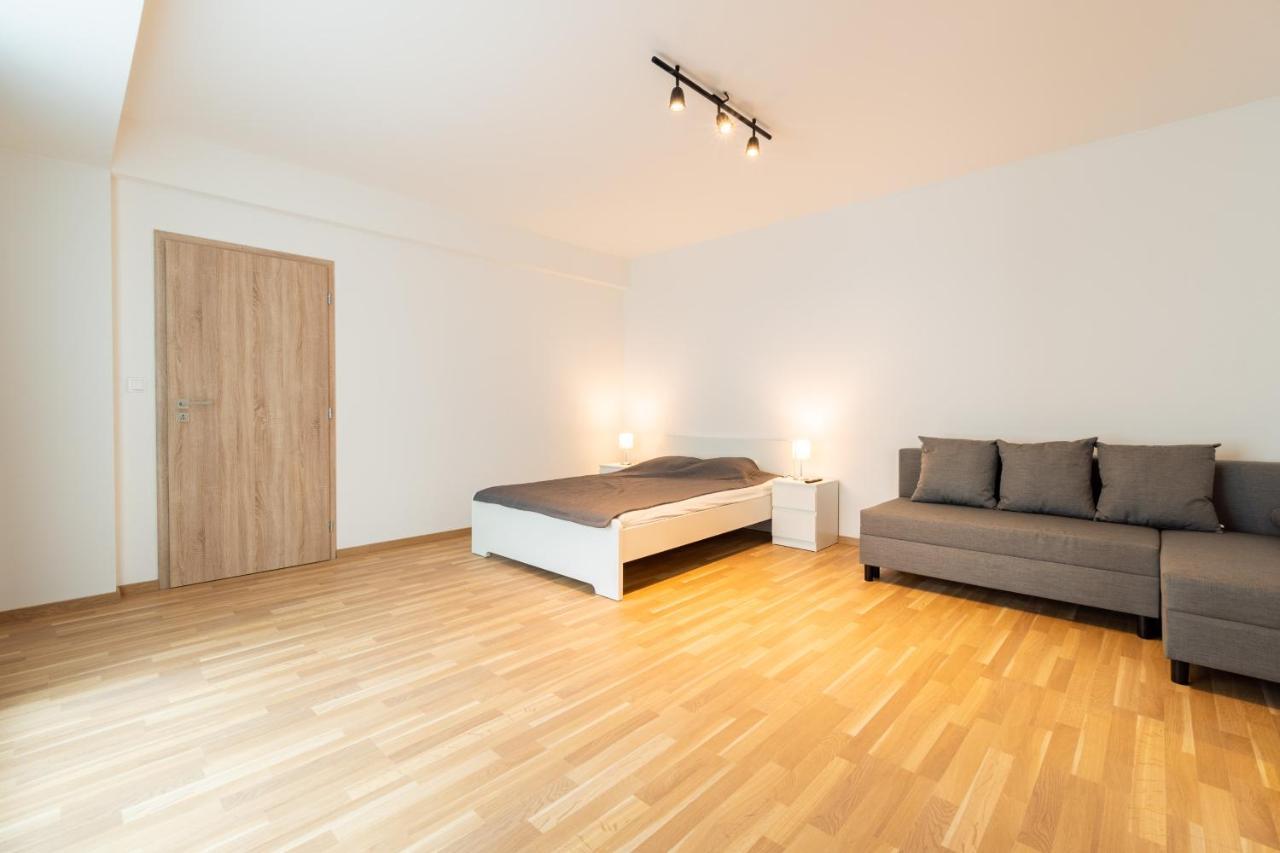 Brand New Two Room Apartment #26 With Free Secure Parking Close To Center Prague Exterior photo